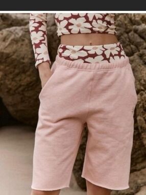 WILL BE GONE SOON) NWOT, "For The Win", Long Shorts In Raw Peach", 🍑